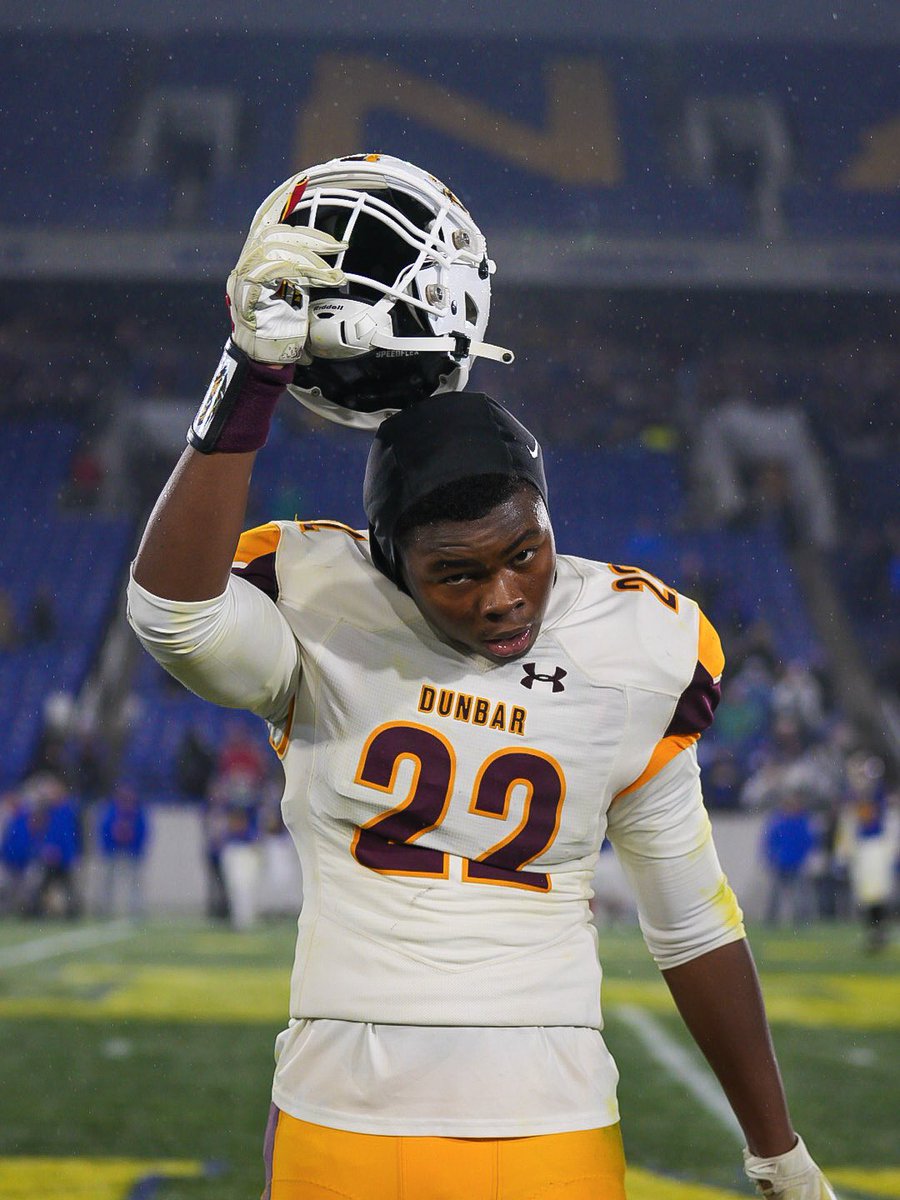 Junior Season Stats-
Outside/Inside Linebacker 

2 Picks
1 PBU 
1 FF 
52 Tackles