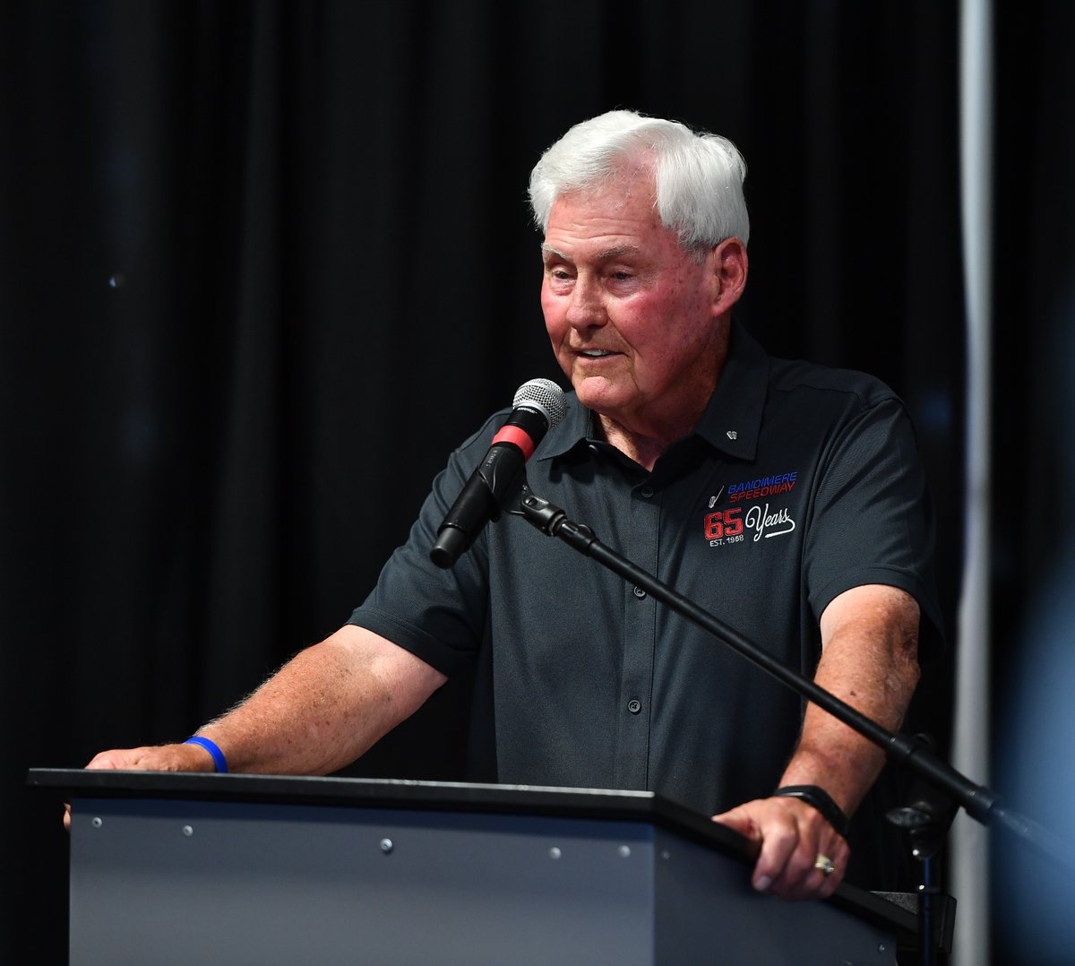 Bandimere's tweet image. Progress Report: John Bandimere Jr. provides an update on the future of Bandimere Speedway. Get the scoop on page 8 of the Champions Issue Fan Guide by visiting bandimere.com/fan-guide-2024

#progressreport #fanguide #mailinglist #bandimerenews #newsletter #bandimere #thundermountain