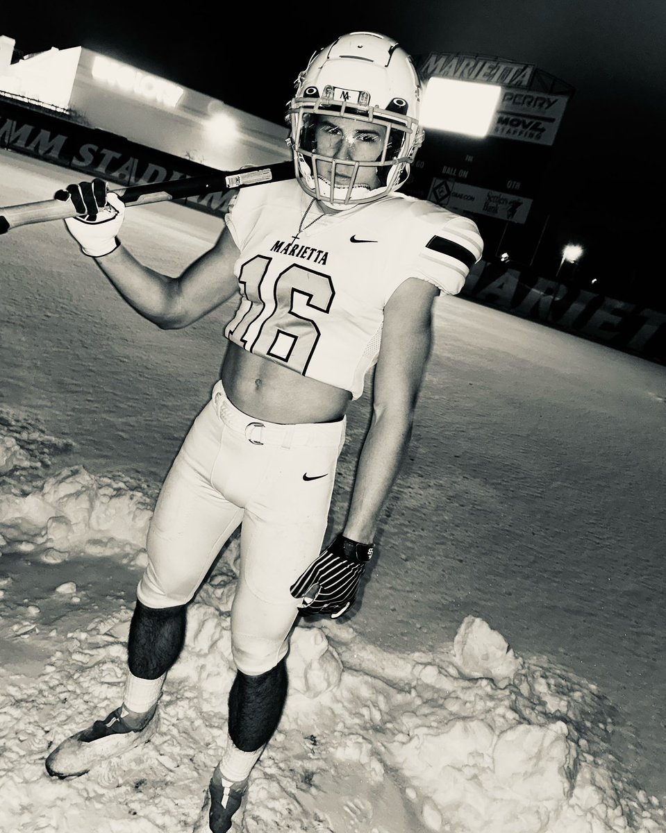 MasonZiegler6's tweet photo. Thank you @CoachWaddle @CoachGeiger_  @CoachNank and the rest of the Marietta College Football Staff!! Big thank you to my guy @beitel_ethan for the hospitality!! I had a great time on my official overnight visit! #Gopios https://t.co/Mdarv6jbbj
