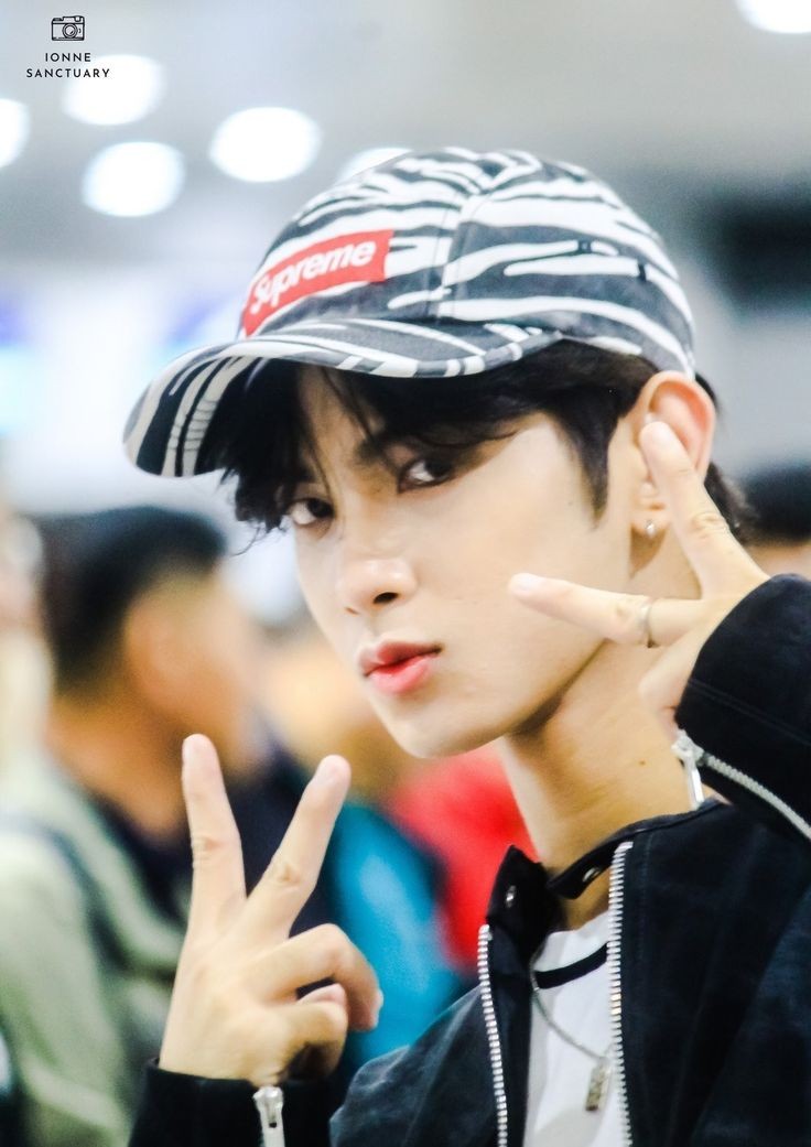 askyaquino_'s tweet image. I nominate #Kyler from #HORI7ON for the #BestModelForCap of the group! 

#KookyMermont #KookyEvent