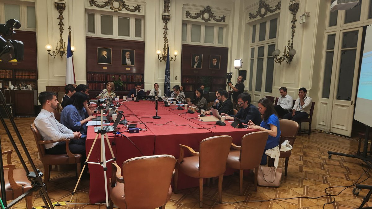 Fundación Terram (@terramchile) on Twitter photo 🔴AHORA
🌱Nuestra directora ejecutiva, <a href="/FlaviaLiberona/">Flavia Liberona</a>, se encuentra presentando en la Comisión de Medio Ambiente del <a href="/Senado_Chile/">Senado Chile</a> las observaciones de Terram respecto al proyecto que modifica la institucionalidad ambiental (Boletín N° 16.552-12).
📺 shorturl.at/uELV5 🔴AHORA
🌱Nuestra directora ejecutiva, <a href="/FlaviaLiberona/">Flavia Liberona</a>, se encuentra presentando en la Comisión de Medio Ambiente del <a href="/Senado_Chile/">Senado Chile</a> las observaciones de Terram respecto al proyecto que modifica la institucionalidad ambiental (Boletín N° 16.552-12).
📺 shorturl.at/uELV5