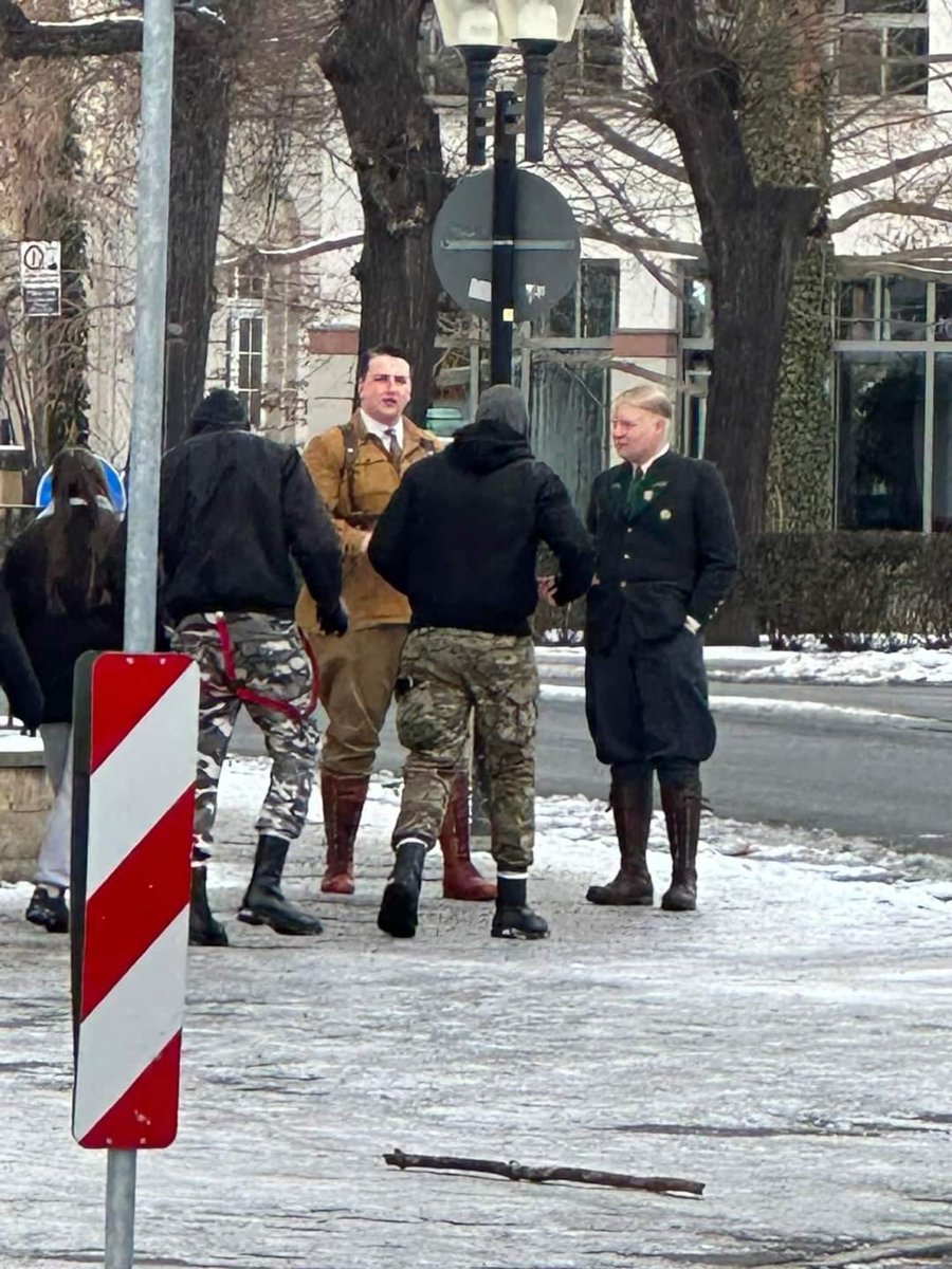 Martin_Sauer's tweet image. Immer daran denken:

Sitzt die Scheiße noch so locker, alles hält die #Knickerbocker.

Hat seine Gründe, dass die Knickerbocker erste Wahl vor allem bei #Faschist'en ist.