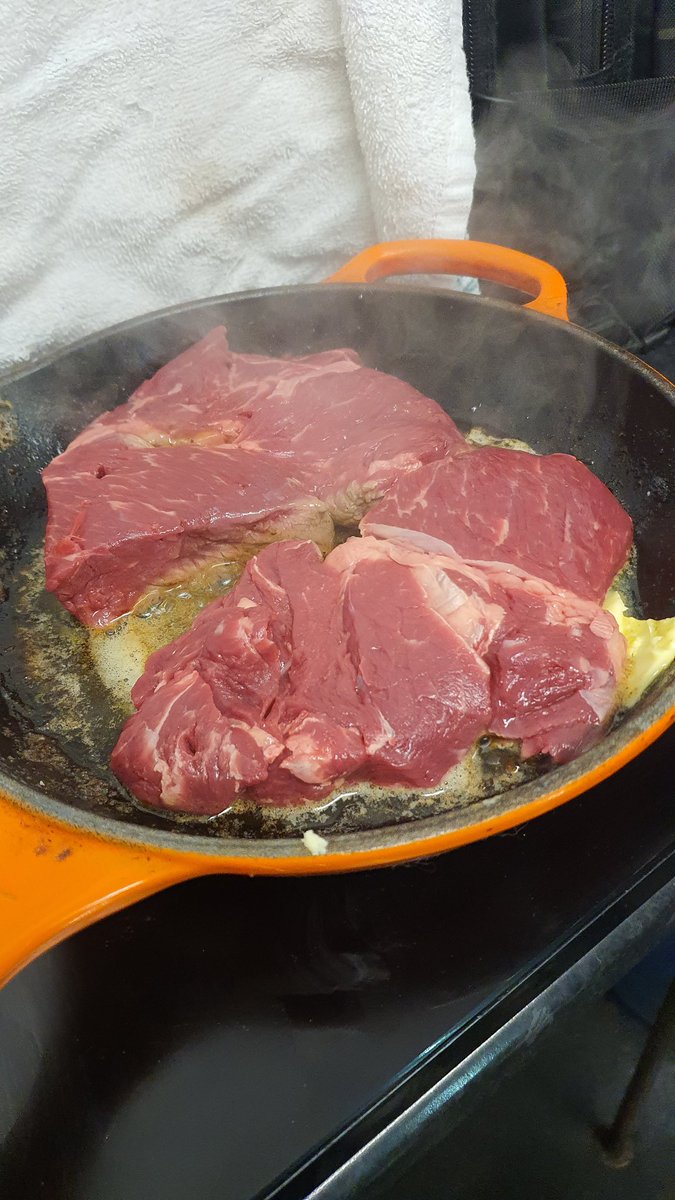 bodies_capri's tweet image. Two chuck steaks.....
#WorldCarnivoreMonth 
#yestomeat
#carnivorediet