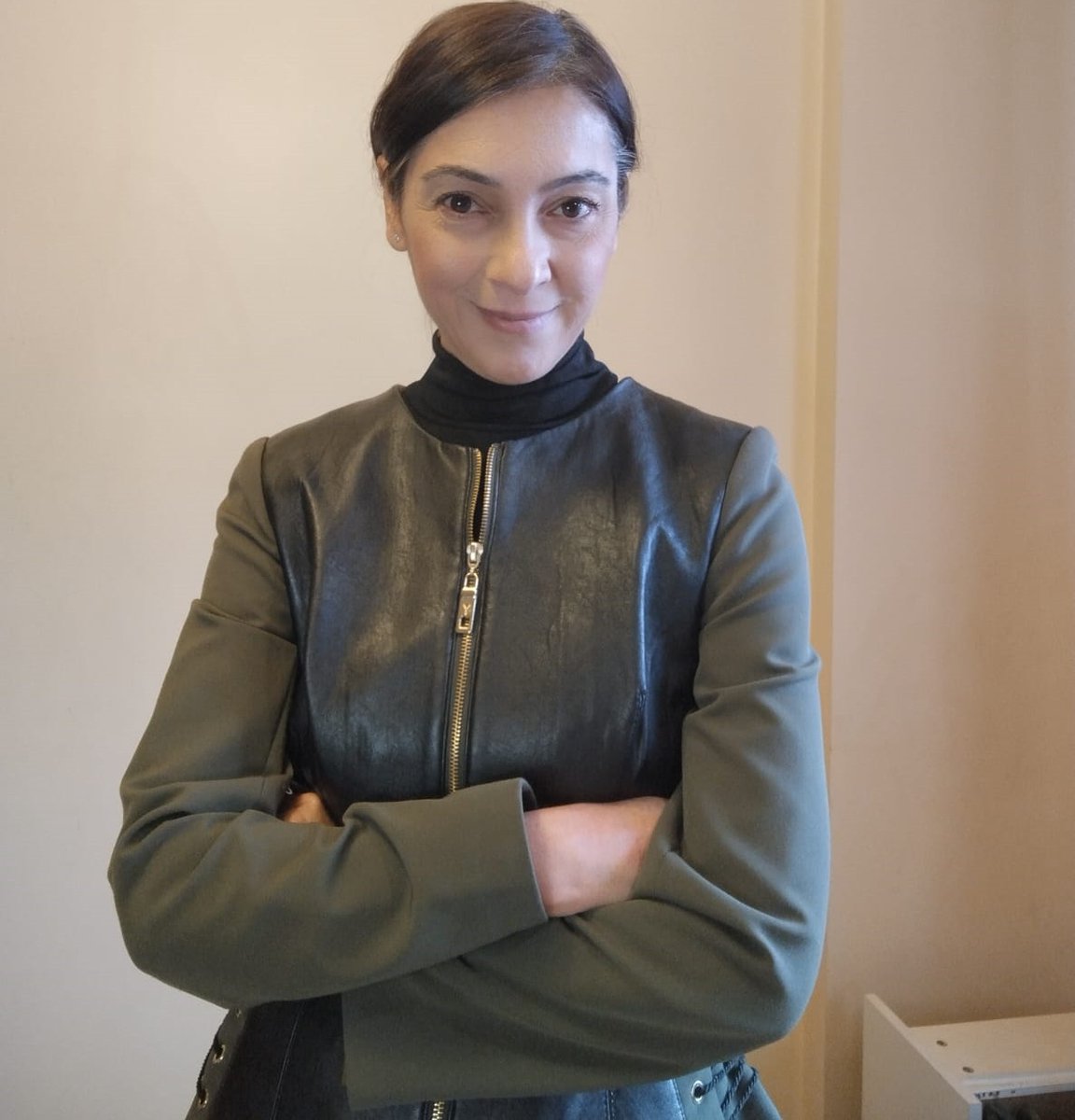 "fetö"den tutuklanan Ergenekon davası avukatlarından Lale Demirkaya <a href="/OrionEmpress/">Lale Demirkazan 🌱🖖</a>:   

"Bakırköy Kadın Kapalı Cezaevinde 30-32 civarı mevcudu olan bir koğuşta kaldım. Ben ilk gün hangi örgüte üye olarak tutuklandığımı bilmiyordum. Koğuşa getirilince kapısında “fetö” yazıyordu,