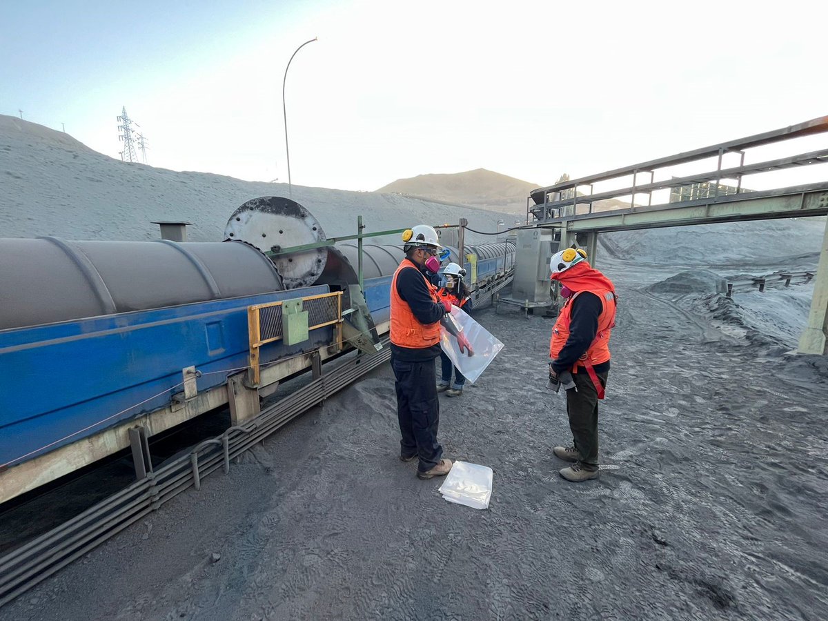 ImaEngineering's tweet image. Next on our #Chile journey we report a visit at CMP’s Cerro Negro Norte  iron #mine, where we conducted a scheduled maintenance on the IMA FCA Analyzer installation. We had a 40-minute window to complete the maintenance to avoid disrupting production. 

#smartmining
