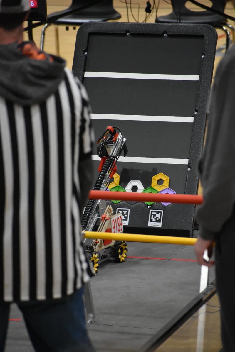 ohsrobots's tweet photo. What a great meet this weekend! So proud of our team for pushing through. So many lessons and laughs with friends. Can’t wait to see what’s next 🤖

#team9189 #allchargedup #ohsrobots https://t.co/ZRKnFcaY1e