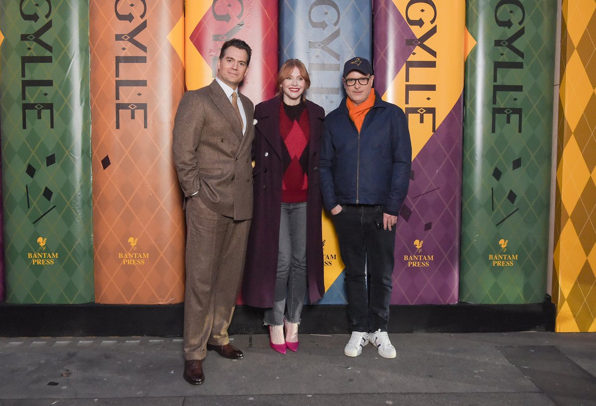 O elenco (e equipe) de Argylle já está em Londres para a divulgação do filme. Bryce Dallas Howard, Henry Cavill, Matthew Vaughn e Claudia Schiffer visitaram a Argylle Experience hoje.