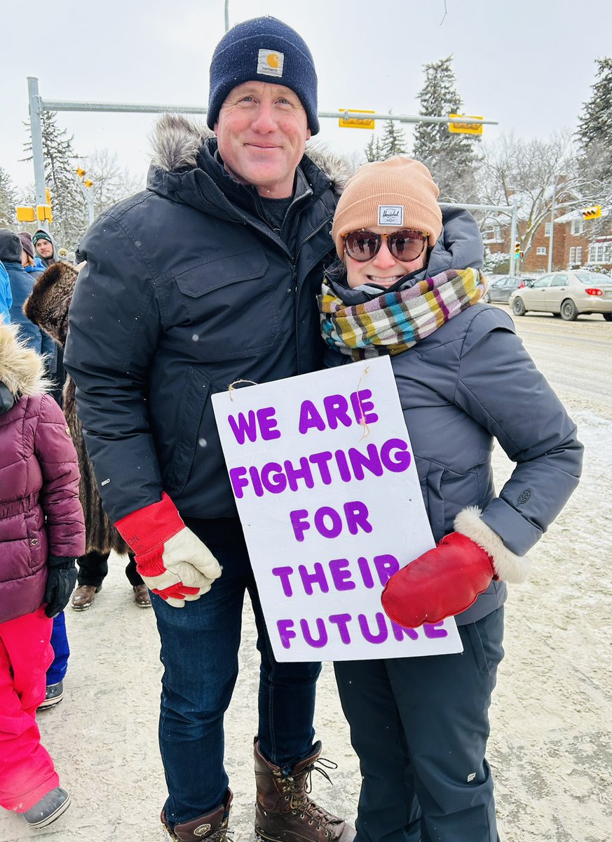 WotherspoonT's tweet photo. We’re shoulder to shoulder fighting for classrooms &amp; students.

Fighting against the cuts &amp; underfunding. 

Our province will only live up to its full potential when every young person can live up to theirs. 

Education matters. 

Let’s make education the priority it needs to be. https://t.co/uT3KTziMXQ