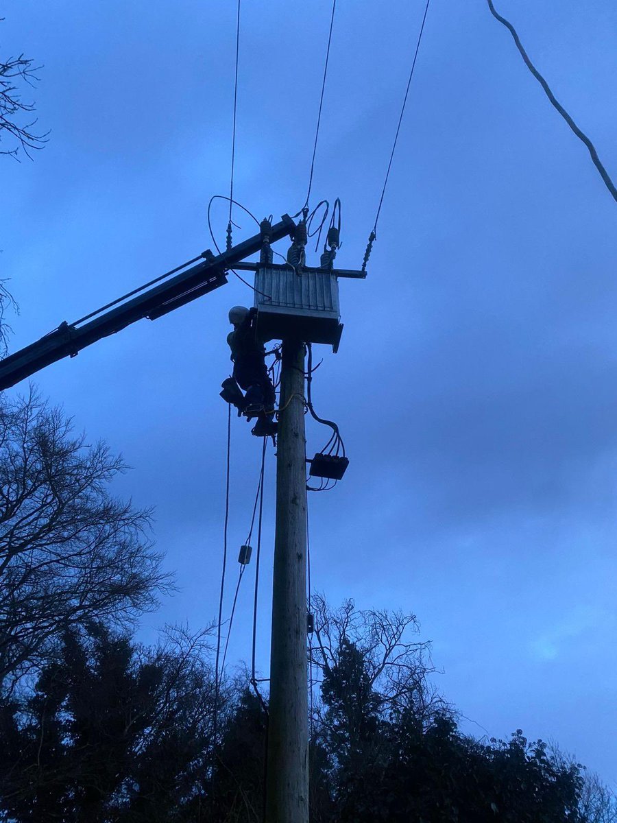 Latest #StormIsha Update:   ESB Networks has restored power to 142,000 customers who were impacted as a result of Storm Isha which caused major damage to the electricity network. As of 5.30pm, 93,000 homes, farms and businesses remain without electricity.esbnetworks.ie/newsroom/blog-…