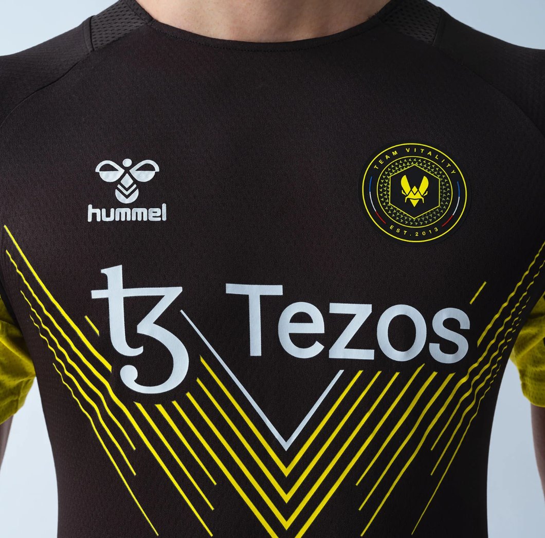 Perrine_MK's tweet image. Pour fêter la 3-0 week de Vitality en LEC je vous offre 3 maillots (3 comme 3-0 😎)

Pour tenter votre chance:
RT ce tweet
Follow @Perrine_MK 
+Tag 2 potes

TAS le 05/02
Good Luck!