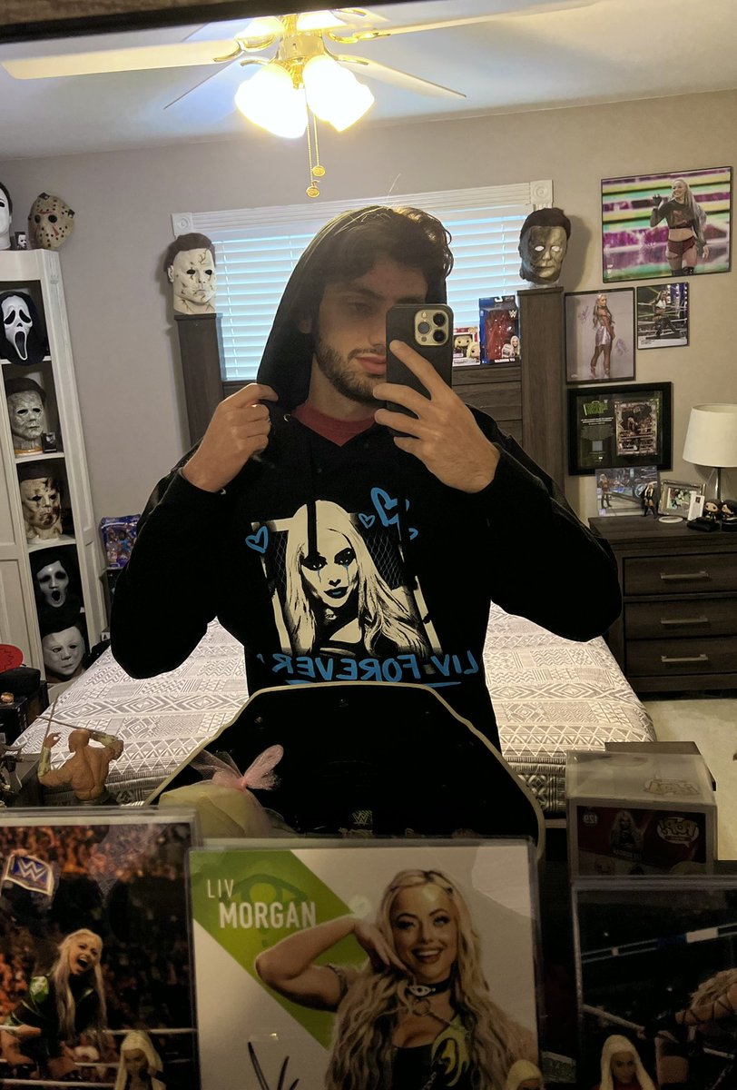 EvolaJoey's tweet photo. Repping my girl Liv today ✨
@YaOnlyLivvOnce #LivMerch https://t.co/SHCSaE2M29