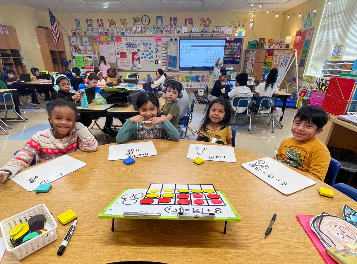 Mrs. Oakes tweet media