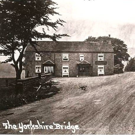 Yorkshirebridge's tweet photo. A true golden oldie, unlocked by Kev Sampson, pre 1960s 🗝

#bamford #uniquedistrict #mondaymemories #bygone #picturefromthepast #oldphoto #history #goldenoldie #yorkshirebridge #freehouse https://t.co/4UnzwjpqYk