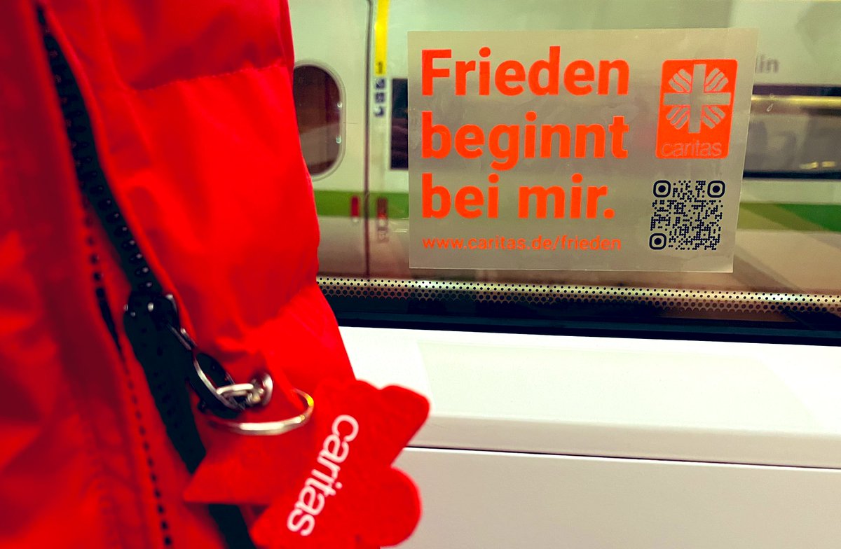 NYwelskop's tweet photo. Im Familienzentrum #Leipzig-Grünau haben wir @Caritas_web heute unsere #Jahreskampagne 2024 eröffnet #Friedenbeginnt. Er fällt nicht vom Himmel, aber jeder & jede von uns kann #Friedensstifterin sein 1/3 https://t.co/pDPSGD9z9o