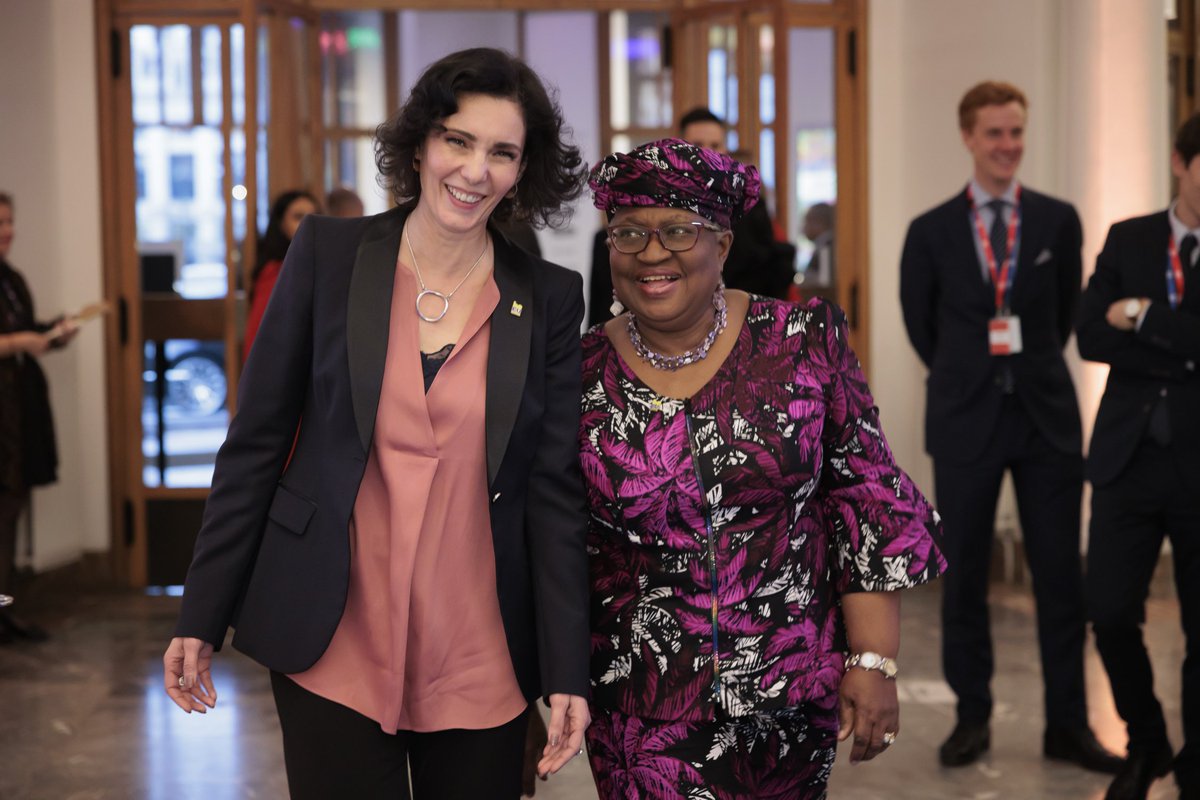 On the eve of the informal meeting of trade ministers under the Belgian presidency, I welcomed my colleagues at Bozar.

Honored to also welcome WTO Director-General <a href="/NOIweala/">Ngozi Okonjo-Iweala</a> and commissioner <a href="/VDombrovskis/">Valdis Dombrovskis</a>.

Useful talks ahead of the 13th Ministerial Conference #WTO next month.