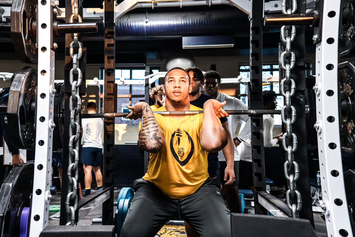 Aggie Pride tweet media