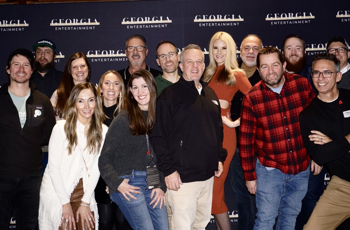 CraftyApesVFX's tweet image. Our Atlanta team sponsored #GeorgiaEntertainment's exclusive opening night event at #Sundance, hosting over 200 industry creatives, facility owners/vendors &amp;amp; Georgia's elected officials from the film/commerce divisions. A great night of connection as we push #GeorgiaFilm forward!