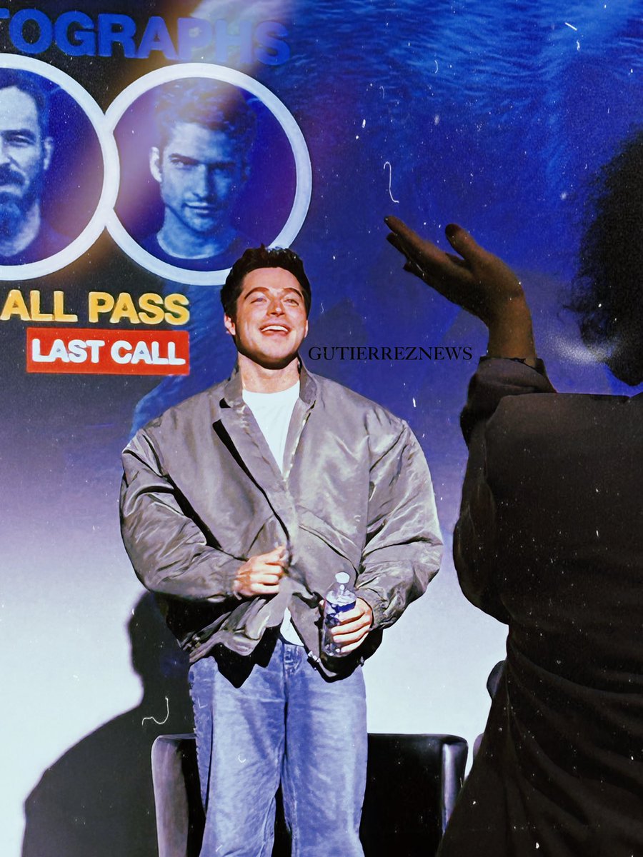 • NEW

froy during his panel at the #BHF2 convention, organized by @dreamitcon. 

#froy #froygutierrez #dreamitcon