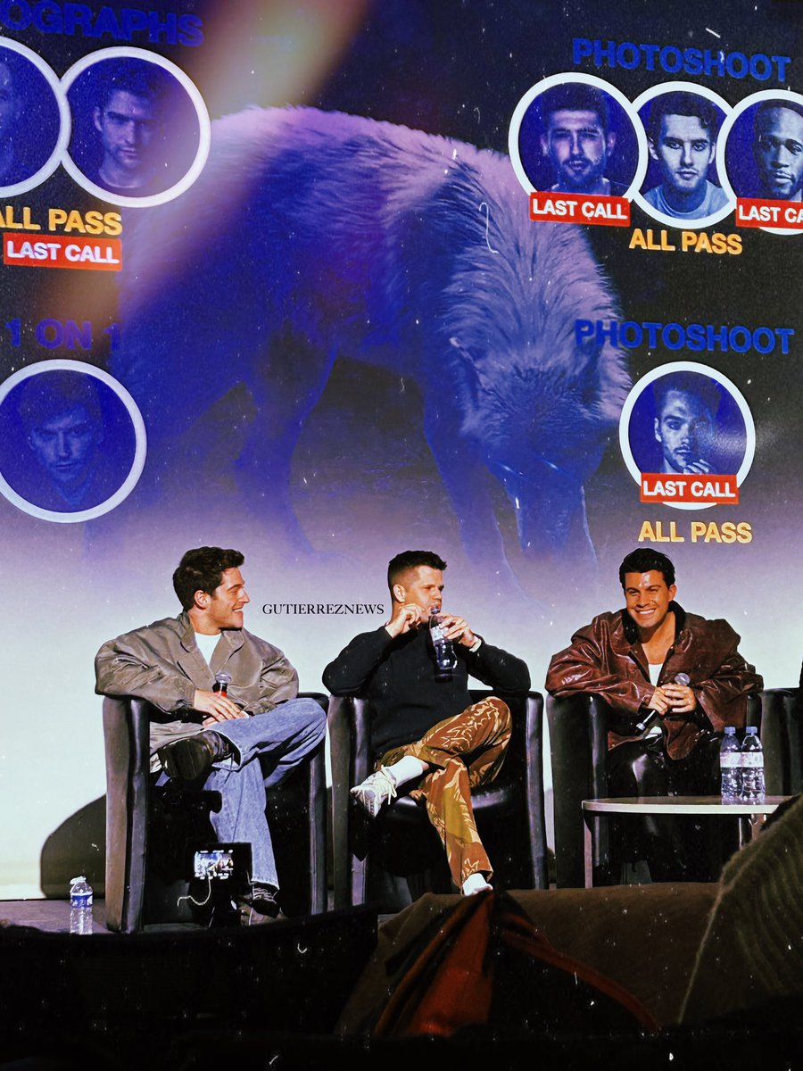 • NEW: 

froy during his panel with Charlie Carver and <a href="/andrewmatarazzo/">Andrew Matarazzo</a> at the #BHF2 convention, organized by @dreamitcon. 

#froy #froygutierrez #dreamitcon