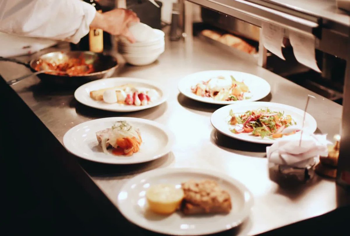 Join our team 

Andrew Edmunds is looking for a Sous Chef

Please send your CV to kitchen@andrewedmunds.com