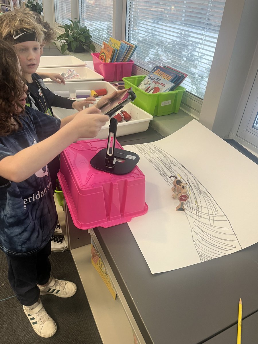 SHlightbulblab's tweet photo. Animation Introduction-kids were so creative!!  Left it up to them to decide what they’d like to animate! @SHlightbulblab @LakeForestSD67 https://t.co/FZQJNDROMf