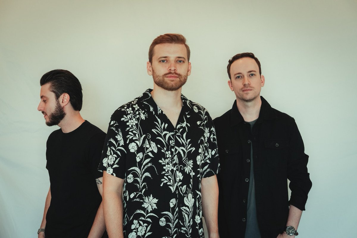 WeslynnMusic's tweet photo. Happy New Year friends! We are starting 2024 with two new songs coming this Friday. Make sure you click the follow button on Spotify to be notified of the release! https://t.co/KUzGlxyQsx https://t.co/alWYmv62AZ