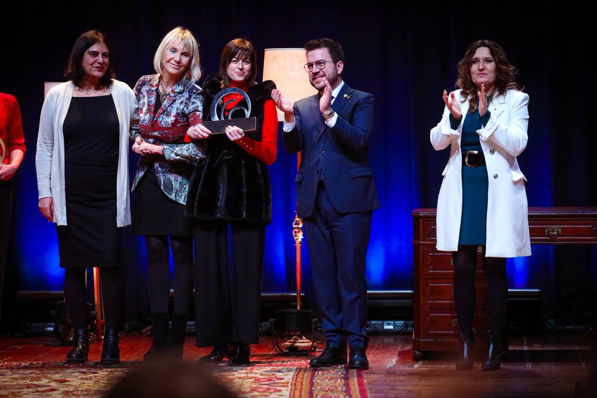 🏆 <a href="/txellfeixas/">txell feixas torras</a> i la campanya de la nova plataforma <a href="/som3cat/">3Cat</a>, guardonades als Premis Nacionals de Comunicació, que atorga el <a href="/govern/">Govern de Catalunya</a> de la Generalitat

📷 Jordi Bedmar

▶️ccma.cat/premsa/txell-f…