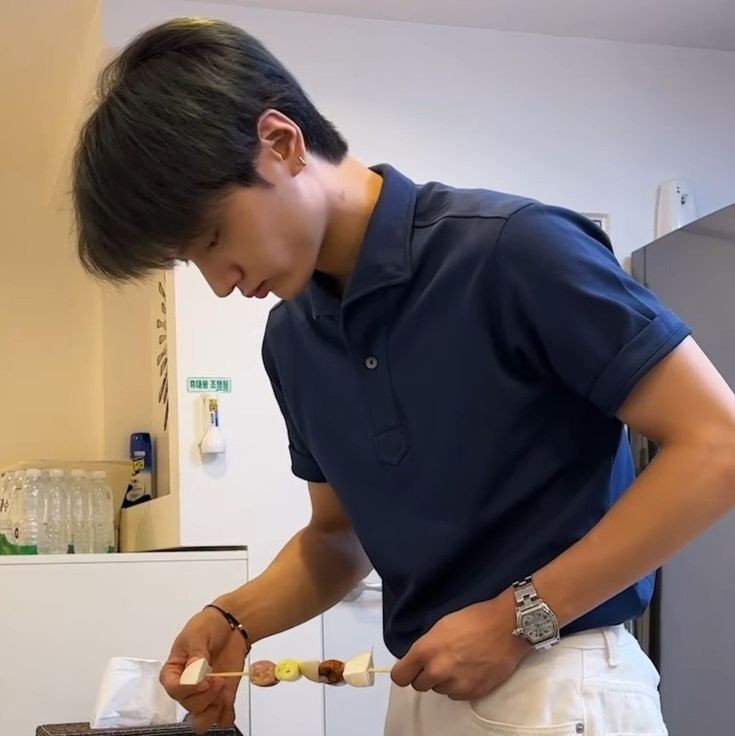 namynotes's tweet image. Heyyy!! Namy here &amp;gt;_&amp;lt;
Looking for interactive moots at #kpoptwt #stantwt 
Not new here but new acc hwhwyshw
'07 filo/eng
☆ enhypen
☆ the boyz
☆ aespa
☆ ive
☆ newjeans
☆ more!!
Looking forward to having fun here :D