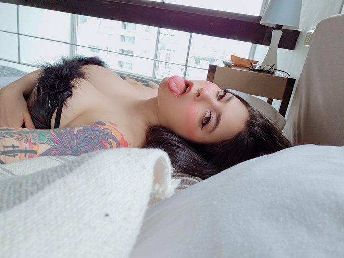 👅💦 https://t.co/5mt7V14woT