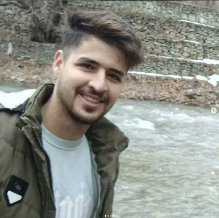 Urgent! 🚨 

Mohammad Ghobadloo, 23, an Iranian protester who was arrested during the protests in 2022 following the death of Mahsa Amini, is facing execution on 23 January. 

A young man who yearned for basic freedom.

Please be his voice! 

#MohammadGhobadloo