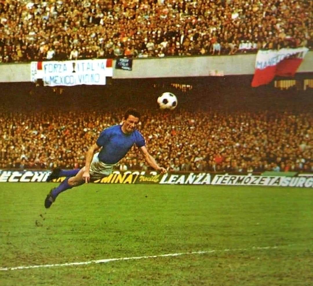 Leggete o rileggete la sua storia, rivedete i suoi goal, ascoltate le canzoni, vedete i film e i documentari su di lui e, se non lo amate ancora, lo amerete come un eroe di tutti, ma soprattutto degli ultimi e dei più sfortunati #graziegigi #rombodituono #forzacasteddu