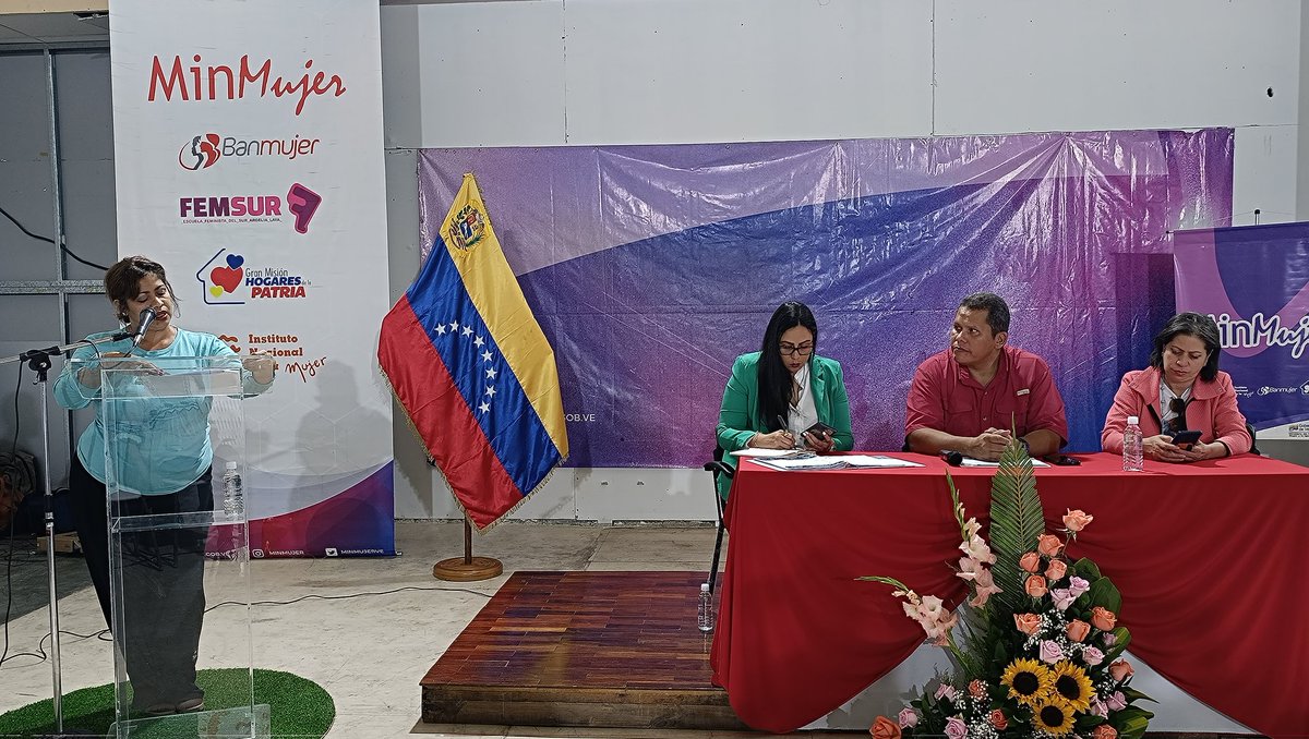 femsurvzla's tweet photo. ¿Qué significa realmente la perspectiva de género? La ponencia de Yulitza García nos invita a reflexionar sobre cómo incorporar este enfoque en el currículo y en nuestras actividades diarias. ¡Construyamos juntos una sociedad más inclusiva y justa!

#HaciaEl2030ConLas7T
#Femsur https://t.co/tQqEzX4Lkd