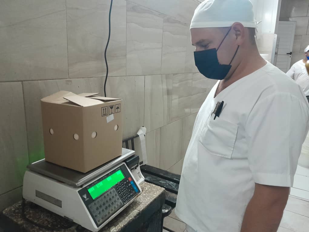 iduisjandy's tweet photo. Fiscalización de la producción a través del muestreo realizado por el departamento de aseguramiento de la Calidad.
@LacteoPr 
@wicher_r_machin 
#AltaFiscalizacionMINAL 
#AgroalimPorCuba 
#MinalXCuba https://t.co/d5oqlJr1WG