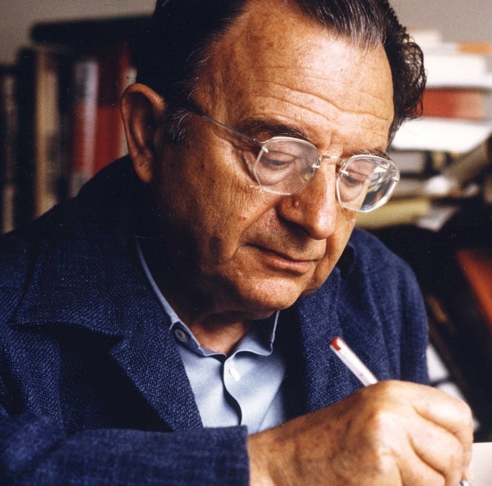 "Paradójicamente, ser capaz de estar solo es la condición para ser capaz de amar".

-Erich Fromm