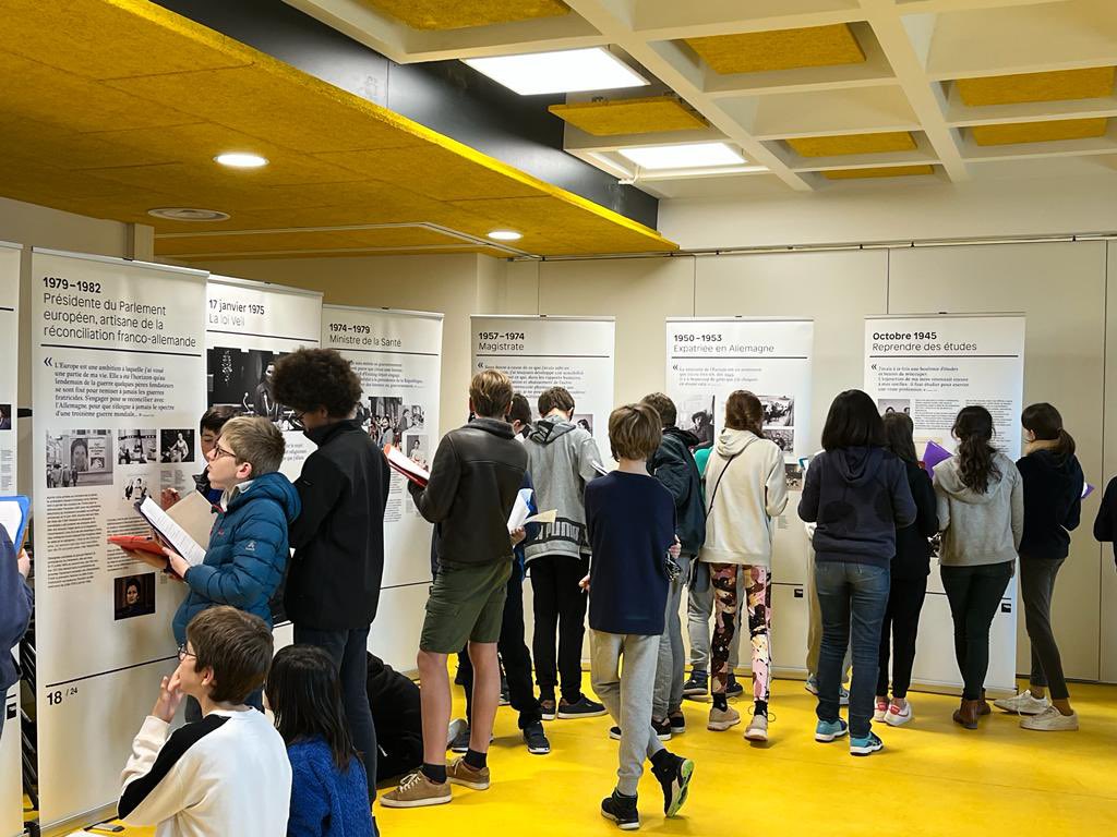 Une journée franco-allemande 2024 en l’honneur de Simone Veil, riche d’émotions et d’histoire. Des ateliers autour de la lutte contre l’antisémitisme en partenariat avec le Mémorial de la Shoah et le baptême de l’auditorium du LFA. Un temps fort inoubliable.