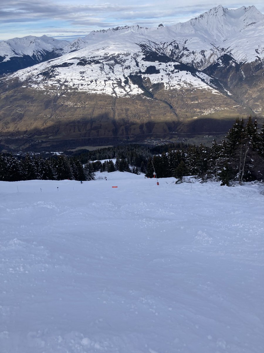 <a href="/TweetLesArcs/">Tweet Les Arcs</a> 👍 Rouelles running very well again this morning 👌⛷️