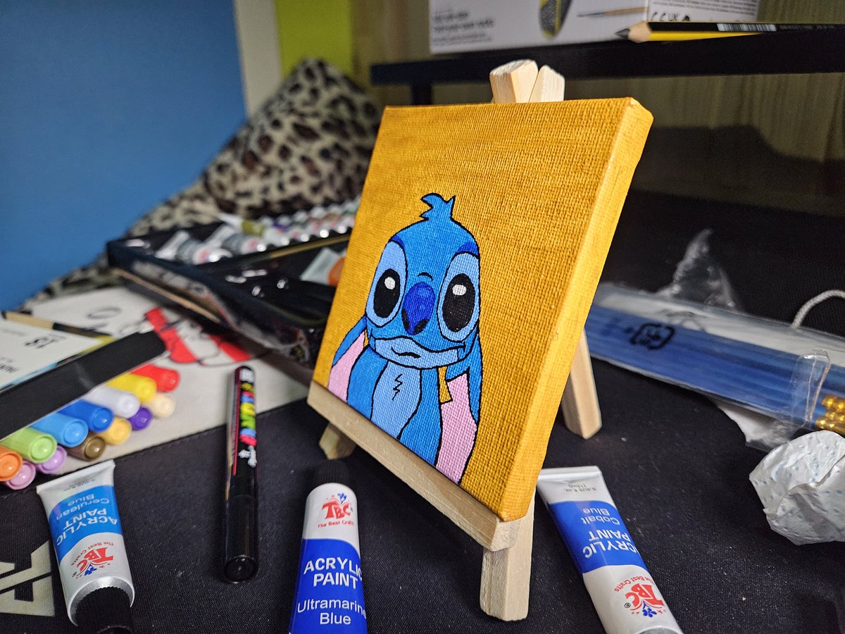 MariaDeMako's tweet photo. Mini lienzo de Stitch.. 💙
.
📩 Consultas al privado. 
Envíos solo a España. 🖌 https://t.co/3fuoM7Gngn