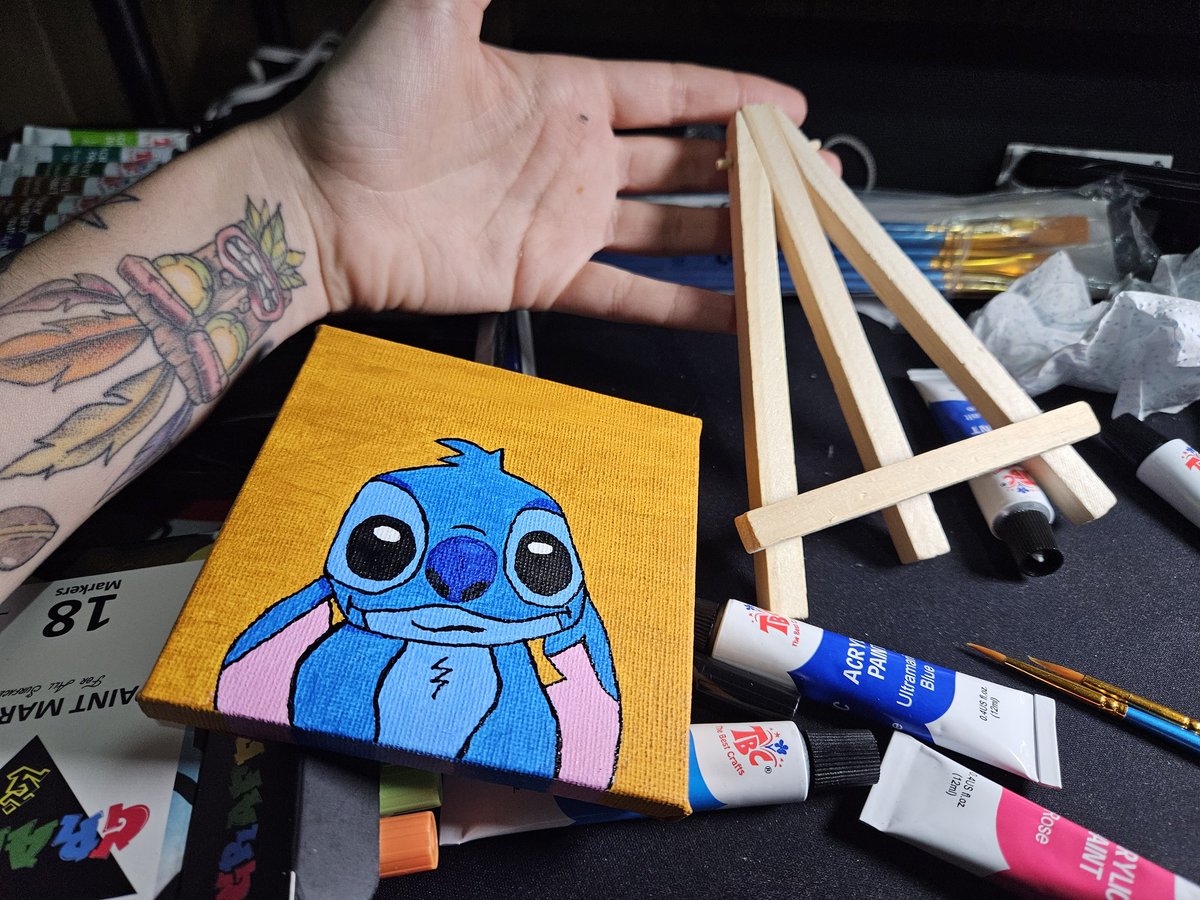 MariaDeMako's tweet photo. Mini lienzo de Stitch.. 💙
.
📩 Consultas al privado. 
Envíos solo a España. 🖌 https://t.co/3fuoM7Gngn