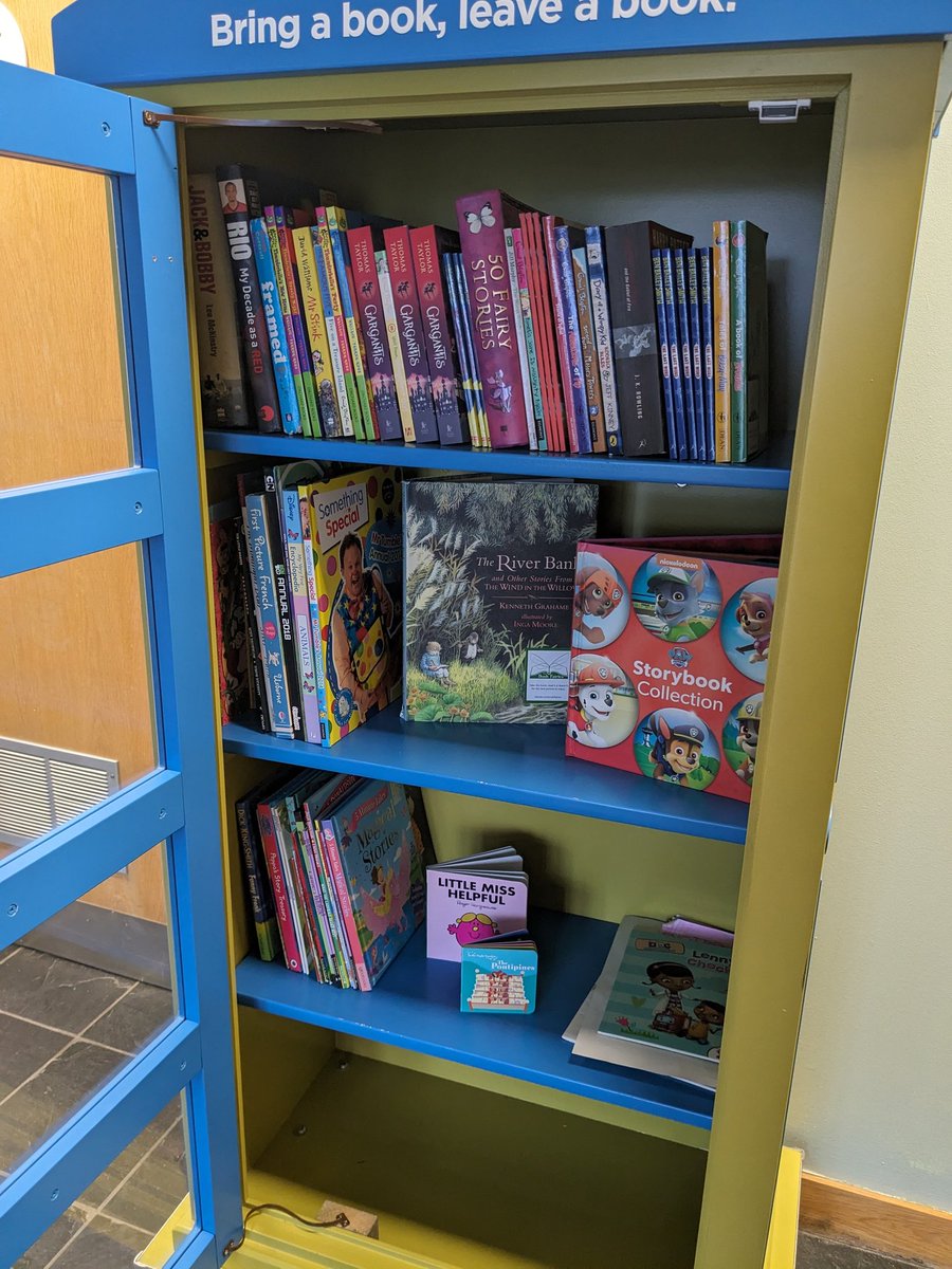 Looking for something for the kids to read? We've delivered some more books to the Community Book Swap at @FortKinnaird. Just pop into the Customer Service building (near Currys) and the cupboard is straight ahead. Enjoy! 📚🎉 #BookGifting #Community #Free