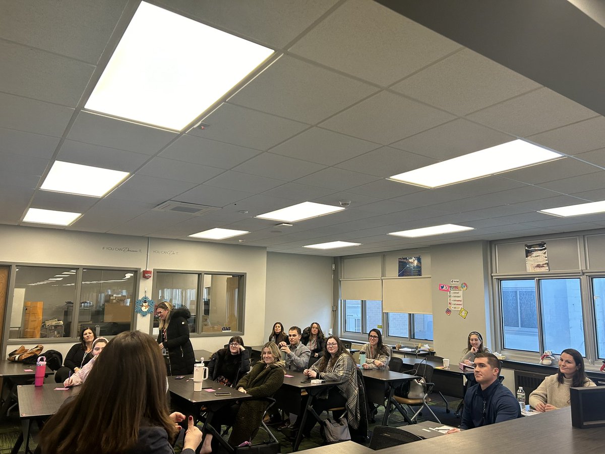 BethRoemerIT's tweet photo. Thank you to Mrs. Alli Ackerman for sharing her gift of effective communication with our new secondary staff! @IslandtreesMMS @IslandTreesHS @WeRStokes https://t.co/Hl2agkXNWb