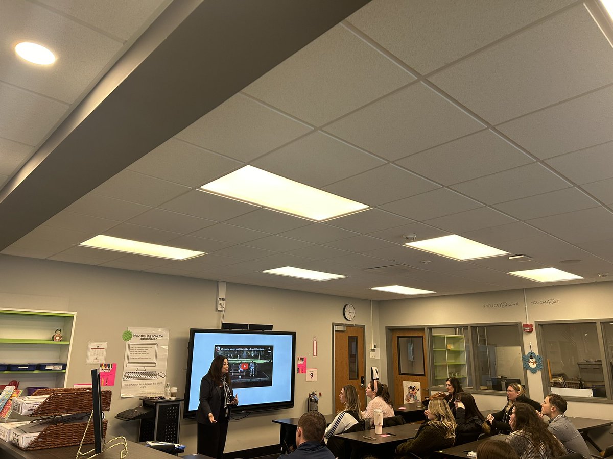 BethRoemerIT's tweet photo. Thank you to Mrs. Alli Ackerman for sharing her gift of effective communication with our new secondary staff! @IslandtreesMMS @IslandTreesHS @WeRStokes https://t.co/Hl2agkXNWb