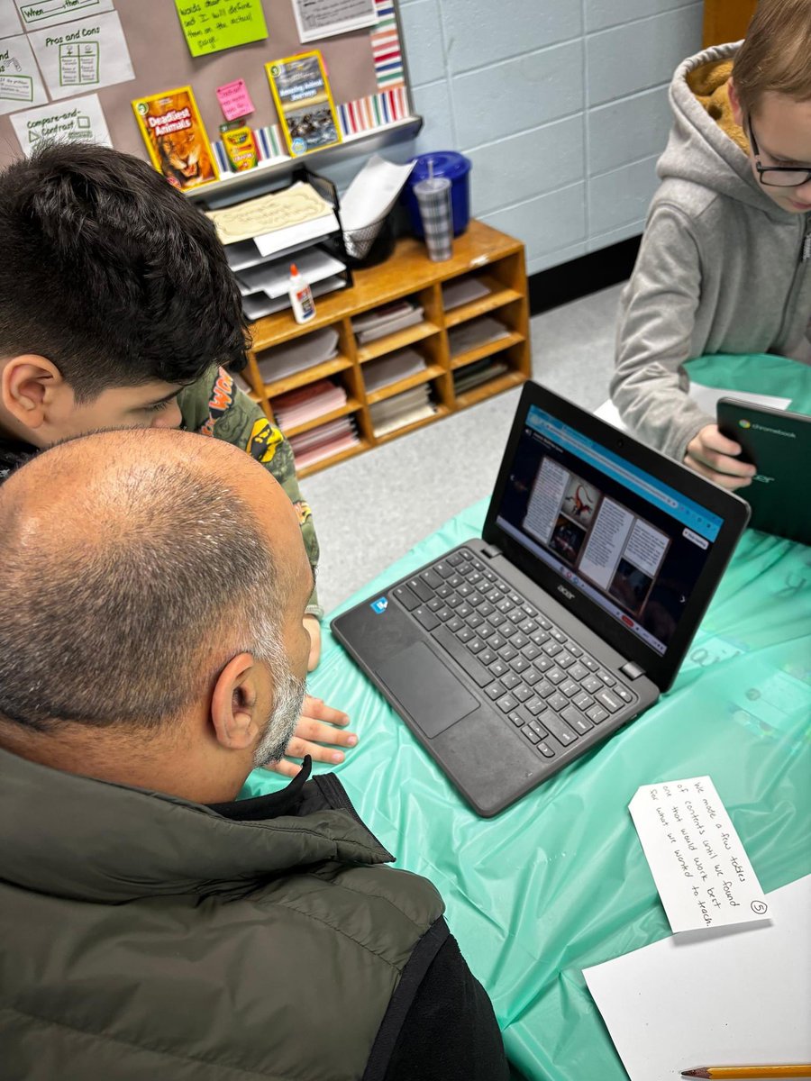 CherokeeStCSD's tweet photo. Student's in Ms. Carpenter's class celebrated the culmination of their writing unit called "The Art of Information Writing" by inviting parents &amp; families into the classroom to read their writing.  Students presented their writing through Book Creator.  Great job!  @ConnetquotCSD https://t.co/p39e6EXLMD