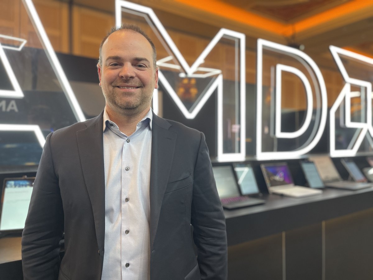 Durante el #CES2024, hablamos con Matt Unangst, Senior Director, Commercial Client de #AMD, quien asegura que las personas están tomando cada vez más interés en los beneficios que pueden obtener de las aplicaciones desarrolladas con IA.

La nota completa👇
enretail.com/2024/01/17/ces…