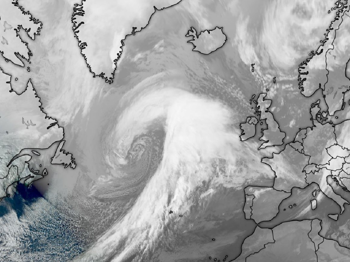 #StormJocelyn is a big system and people asking about it being bigger than Isha, well it isn’t all about size you know! Jocelyn is big storm but it won’t be as intense as it moves North of Ireland. It will pack a punch &amp; cause issues but not as bad as Isha in terms of peak winds.