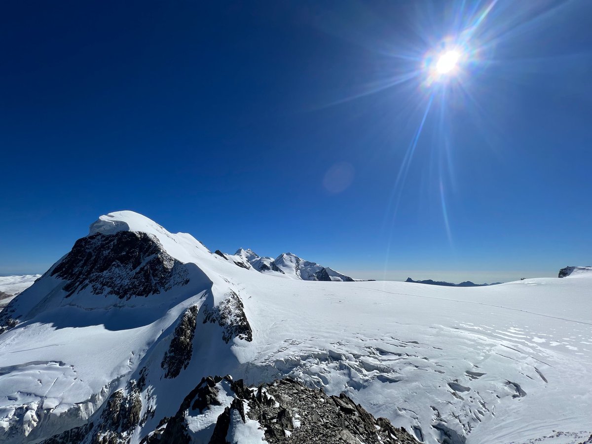 wapple15's tweet image. #SnowHour #SnowGood 🇨🇭