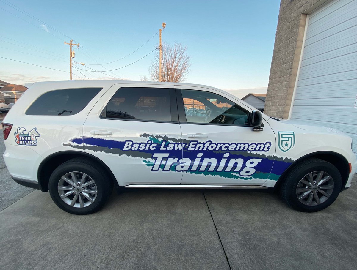 JKSincorporated's tweet photo. After ➡️ During ➡️ Before

We love a good vinyl graphics install. 

#EnergizingBrandsSince1984 | #JKSIncorporated | #VinylGraphics https://t.co/Stc9sBfNTl