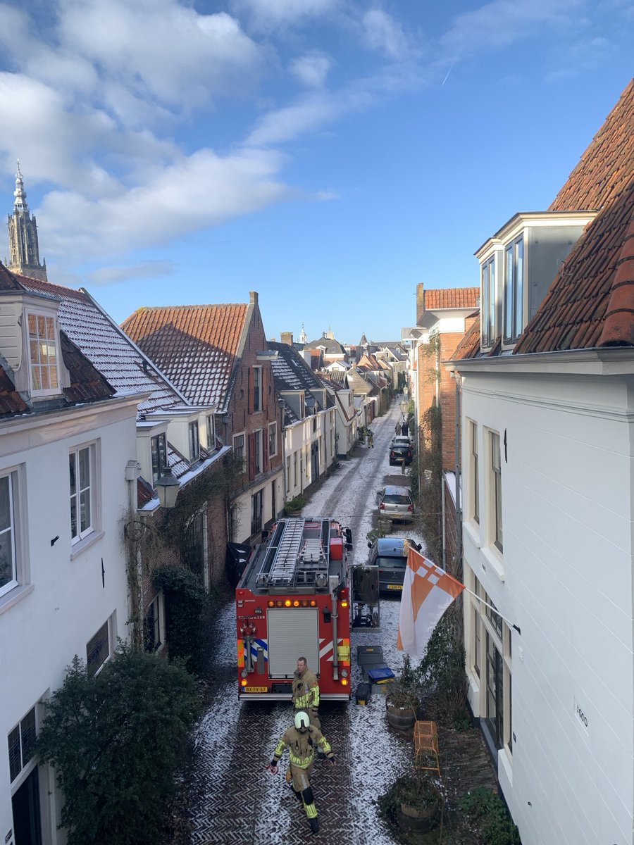 Wimzegt's tweet photo. 3x binnen één maand inzet van groot materiaal Brandweer Amersfoort Maar kunnen ze wel op locatie komen waar de noodhulp is verreist als @lucasbolsius @Gem_Amersfoort de parkeerregels #autoluwe binnenstad niet handhaaft (foto 4; bewerkt Brandweerauto toegevoegd) https://t.co/Py5TjEeais