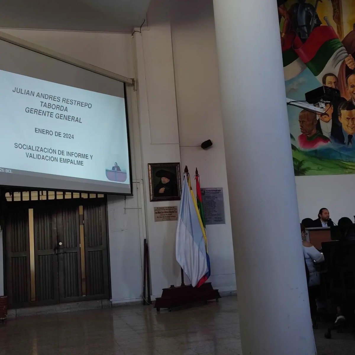JulyusR's tweet photo. Hoy hicimos presencia en el Concejo de Tuluá, donde expusimos la preocupante situación de INFITULUA y el Plan de Trabajo que tenemos para sacarlo adelante de la mano de la @AlcaldiaDeTulua y nuestro alcalde @gustavovelezr https://t.co/3kzpx7s3fq