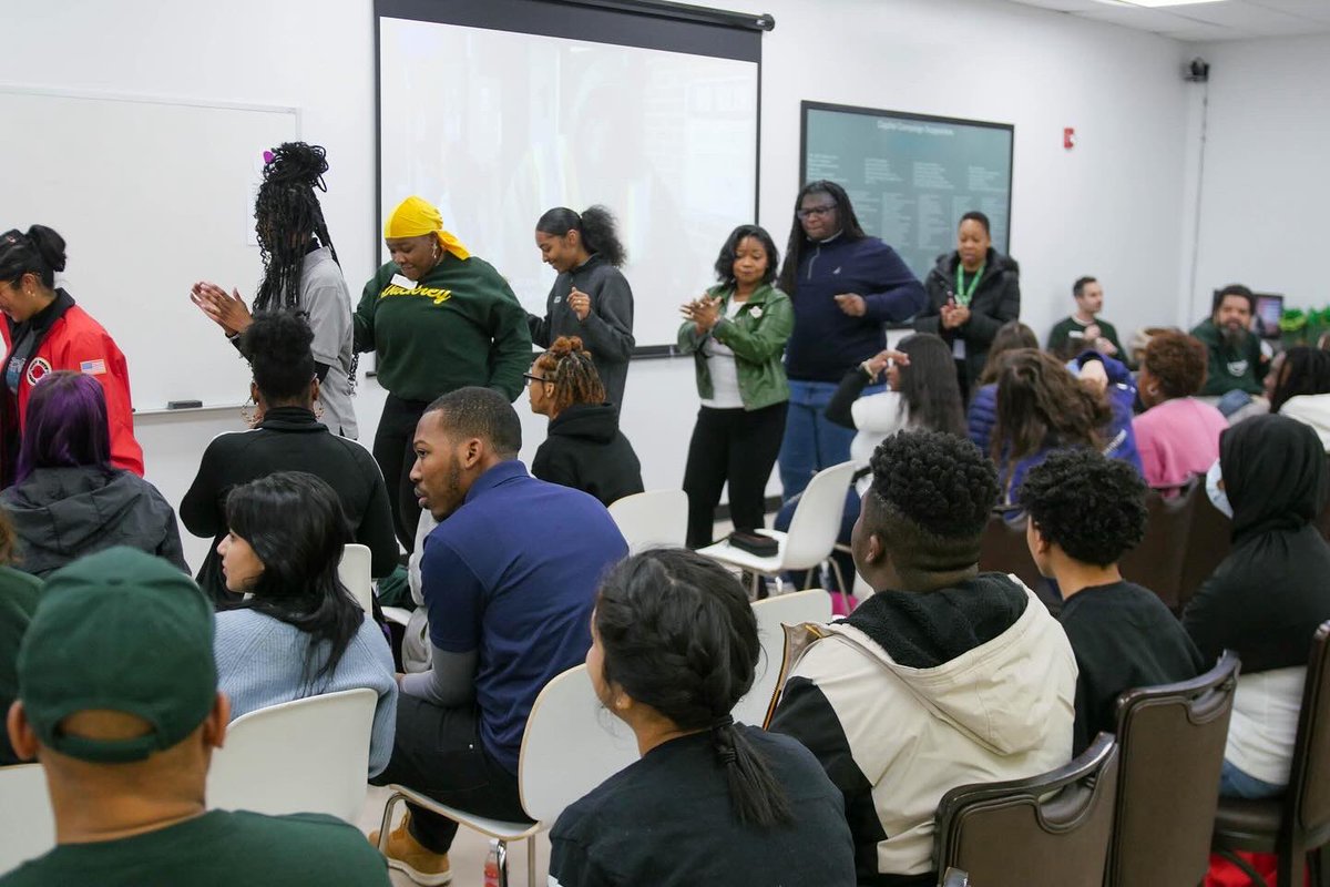 jeronlink's tweet photo. What an honor it was to serve on the Martin Luther King Jr. Day of Service with @POTUS Joe Biden, @phillymayor Cherelle Parker, the CEO and Board Chair of @philabundance, and fellow @AmeriCorps members from across Philadelphia. @AmeriCorpsCEO #BeetHunger #MLKDay2024 https://t.co/yKKM6mJzzg
