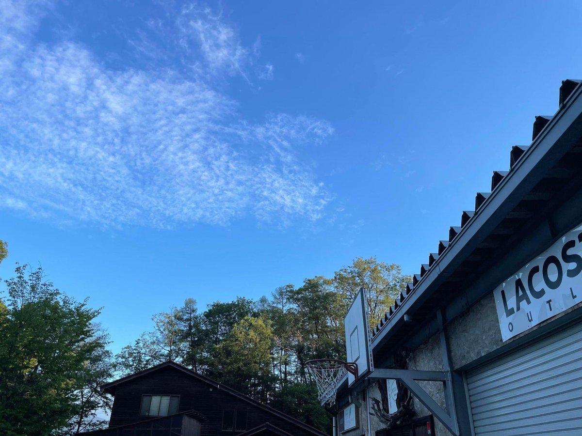ok700's tweet photo. おはようございます。
今朝はまた雪がパラパラしておりますが、
穏やかな春が待ち遠しい。
今日はまた県外出張で、
WOOD FACTORは黒岩工場長の留守番になります。
募金箱希望者の連絡も数件ありますが、
明日以降の対応になります
すみません���
それでは今日も
それぞれの一日を頑張ろうZ！ https://t.co/LHynV23Mw9